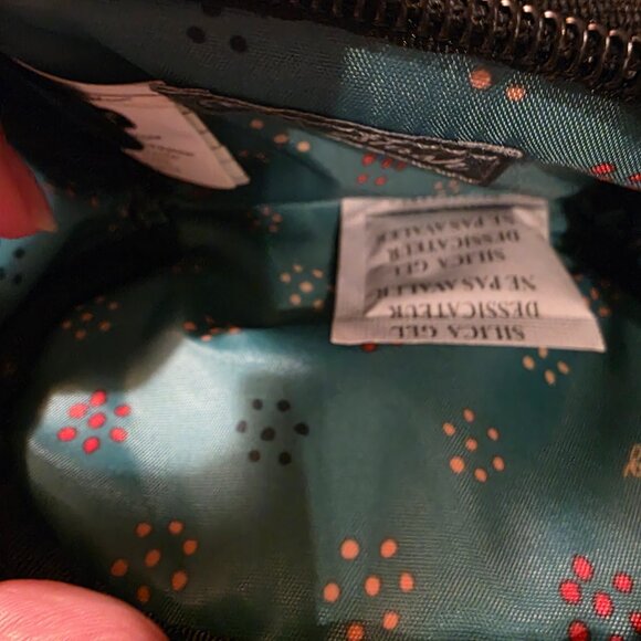 NWOT- LUG- STASH RFID POUCH - Picture 4 of 8